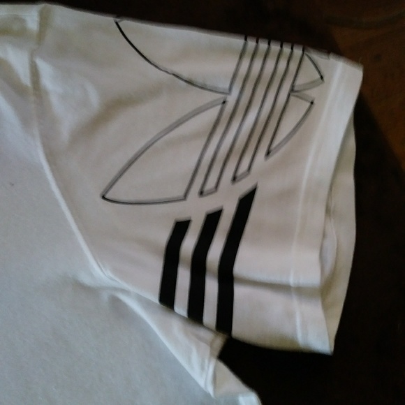 Adidas shoe, shirt and baseball cap - Picture 5 of 6